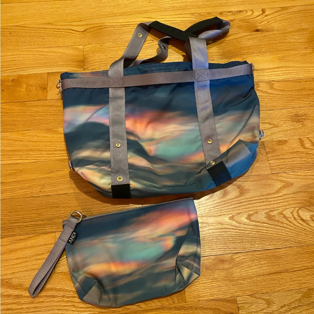 Andi Tote in Northern Lights